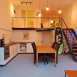 Chill Garden Loft *
